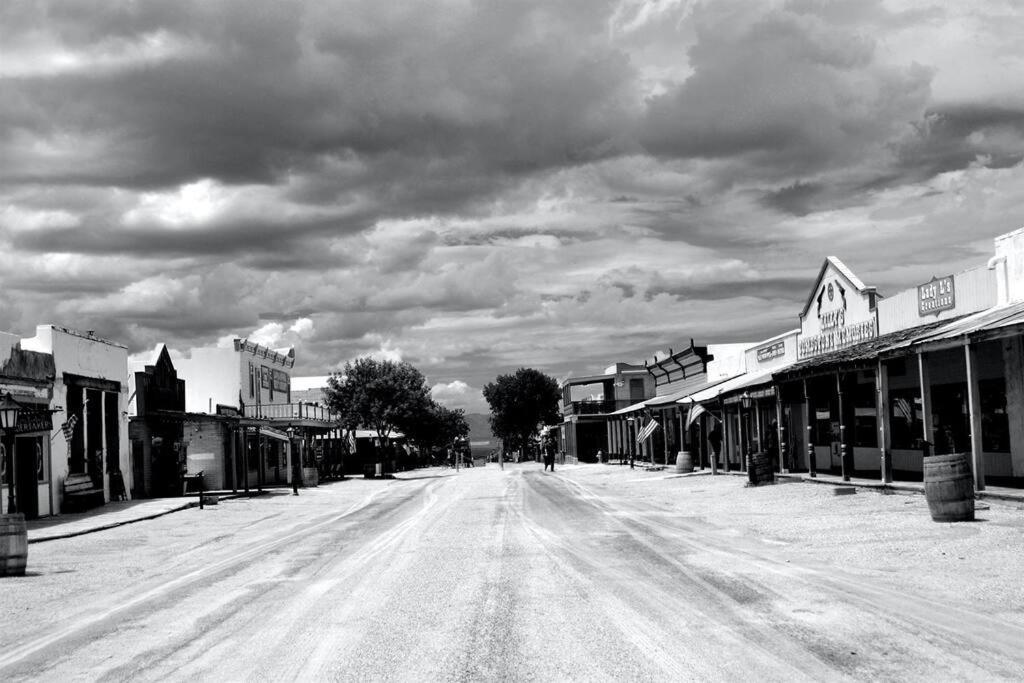 Silver Spur Homestead Luxury Glamping - The Cowboy Tombstone Eksteriør bilde