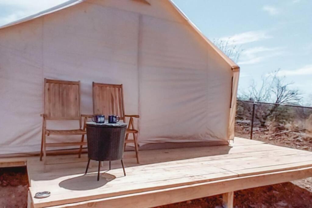 Silver Spur Homestead Luxury Glamping - The Cowboy Tombstone Eksteriør bilde